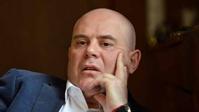 При свикване на ВНС обсъждат смяна на Гешев, Панов и Чолаков заедно с нова конституция