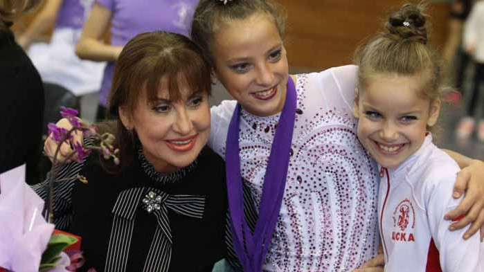 Раева преизбрана за шеф, изненада с Владинова