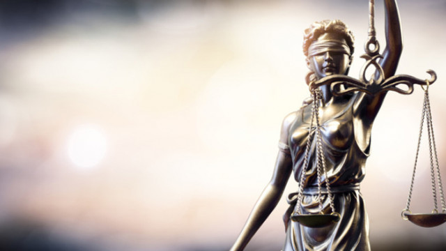 Отмениха паричната гаранция на обвиняемия, потрошил колата пред румънското посолство