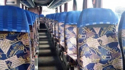 Таксита и частни коли“прибират“ клиенти на автобусите