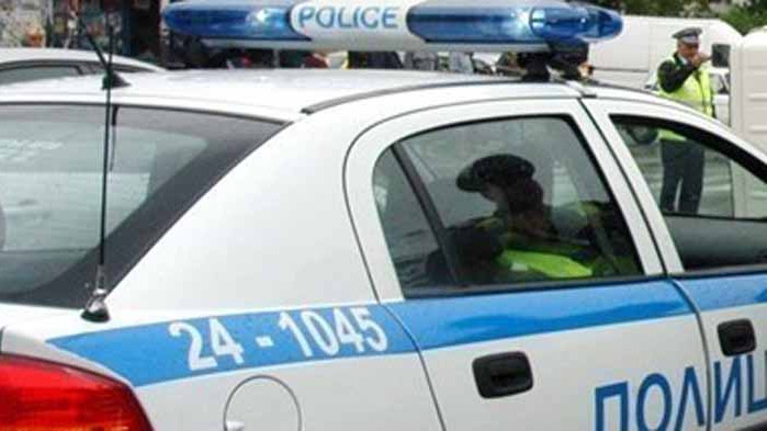 Шестима задържани във "Факултета" при покупко-продажба на наркотик