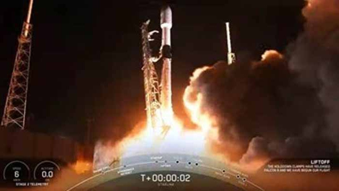 "СпейсЕкс" отложи за 1 септември изстрелване на щ група спътници "Старлинк"