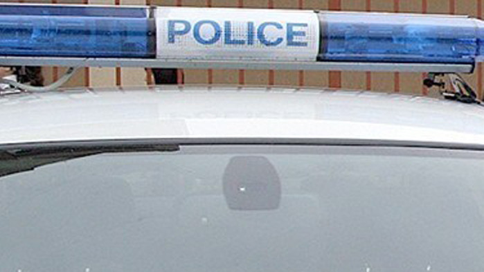 Шофьор без книжка и с 2,42 промила алкохол се блъсна в паркирана кола