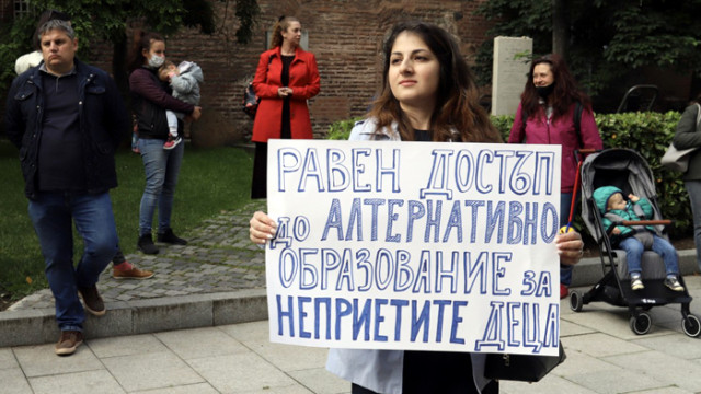 Родители на протест, искат ударно строителство на детски градини