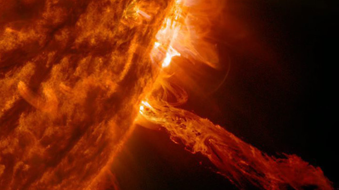 Слънцето изригна най-мощно от 2017 г. насам