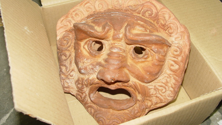 Спецпрокуратурата открива ценности в мазето на Васил Божков