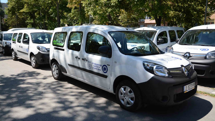 Монтират 31 зарядни станции за електромобили в "синята зона" на Варна