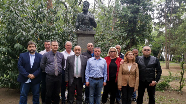 СДС-Варна почете паметта на Ботев и геройски загиналите за свободата на България