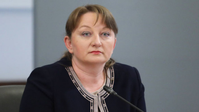 Сачева: Разширяват се групите лица, на които ще се изплащат субсидии за заплати