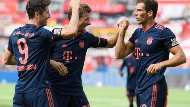 Байерн (Мюнхен) разпиля Байер като гост и вече изстудява шампанското