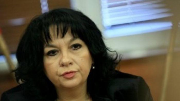Петкова: На домакинствата пари няма да се връщат, надвзетите суми ще се приспадат от сметките