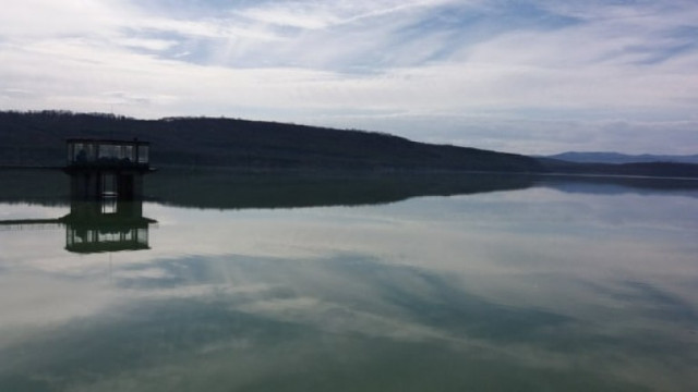 Малинопроизводителите си искат глътката вода от яз. "Ястребино"