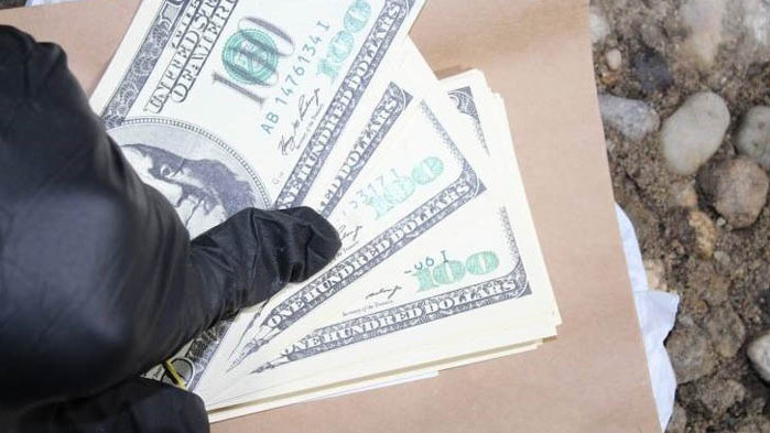 Задържаха трима за разпространение на фалшиви пари в кв. „Горубляне“