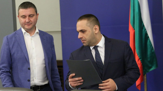 Горанов: Придобиването на акции на ПИБ не е държавна помощ