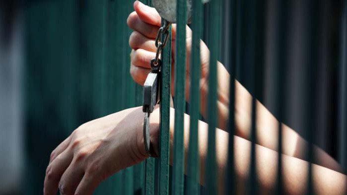 Година и два месеца затвор за 18-годишен крадец