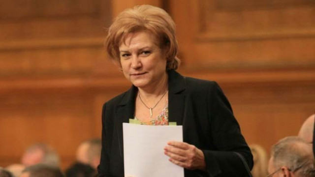 Менда Стоянова: Манипулациите с шаржове и клипчета няма да съборят правителството