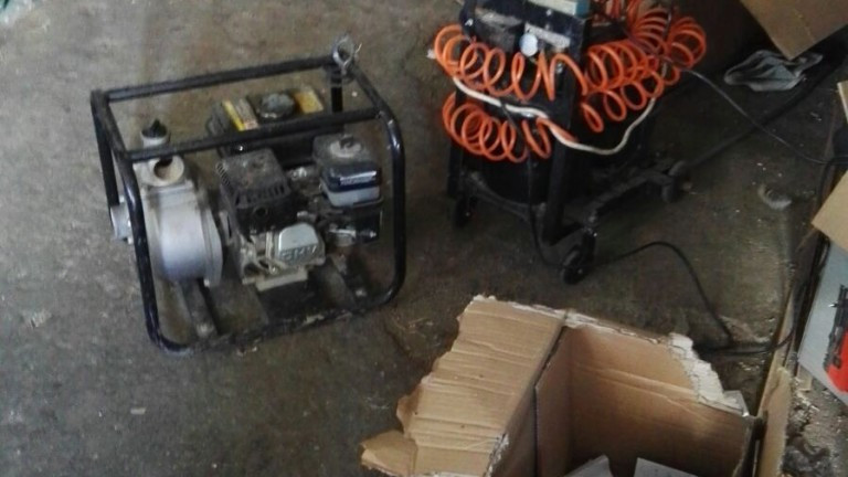 Разбиха българска банда, крала строителна техника в Италия