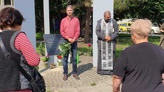 Цветя на признателност към доброволците в Аспарухово