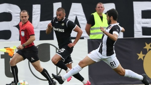 Славия надви Локо (Пд) и остава в играта за Европа