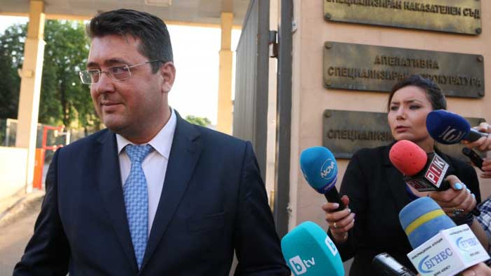 Бобоков е поискал от Узунов помощ за руски гражданин, за който има отказ от ДАНС за гражданство