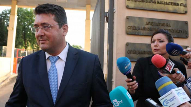 Бобоков е поискал от Узунов помощ за руски гражданин, за който има отказ от ДАНС за гражданство