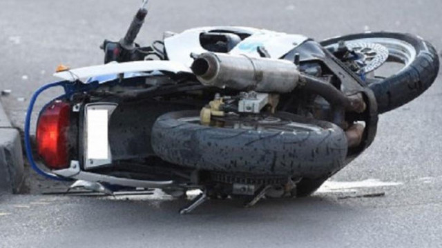 Мотоциклетист с фрактура на крака, след катастрофа във Варна