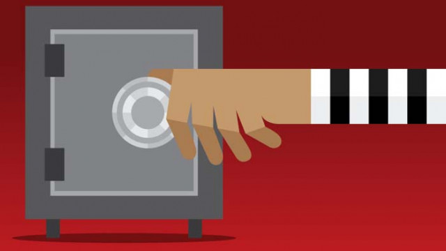 Жена с торба на главата и бензинаджийка задигнаха 3000 лв. от бензиностанция в Асеновград