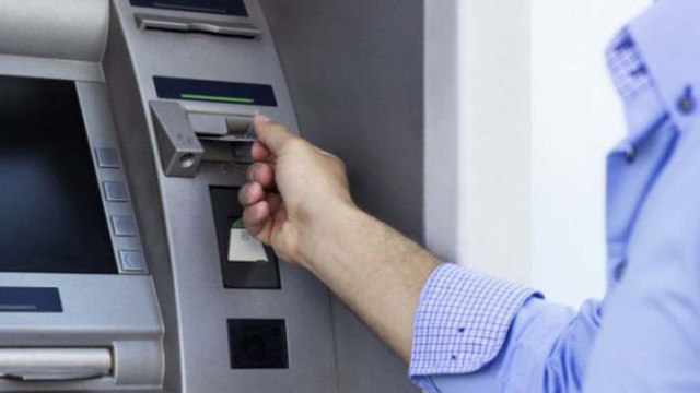 Съдят 25-годишен за кражба и 23 плащания с чужда дебитна карта