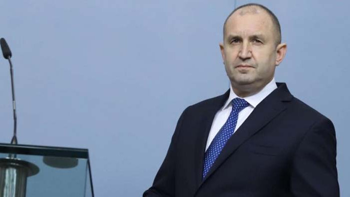 Бобоков писал на секретаря на Радев: „Ако прецениш че мога да звънна на началника, дай знак?“