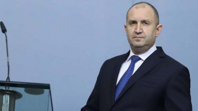 Бобоков писал на секретаря на Радев: „Ако прецениш че мога да звънна на началника, дай знак?“