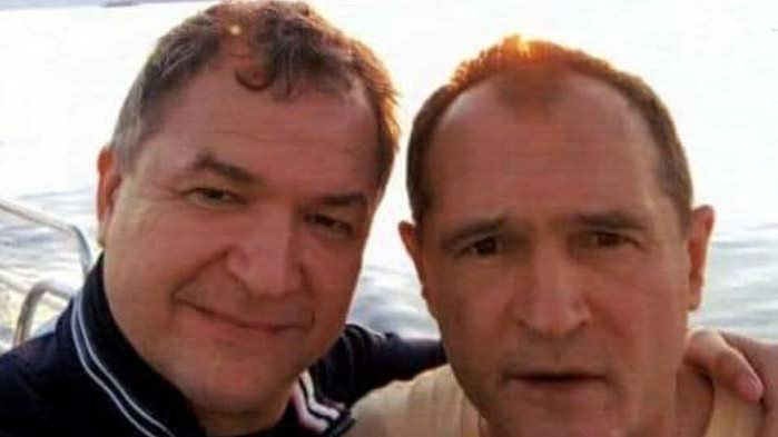 Те се скитаха в морето, винаги двама, винаги...