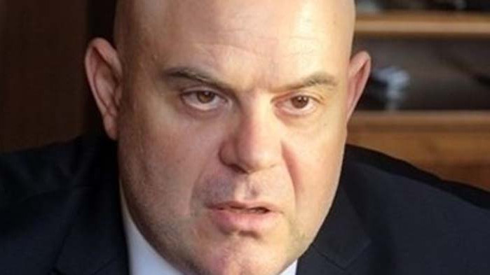 Гешев за обвинен в хулиганство прокурор: Времето на двойните стандарти свърши