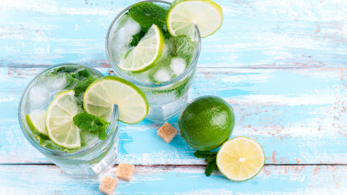 Мохито, джин тоник, бира и питиетата, които да не си поръчваме през лятото