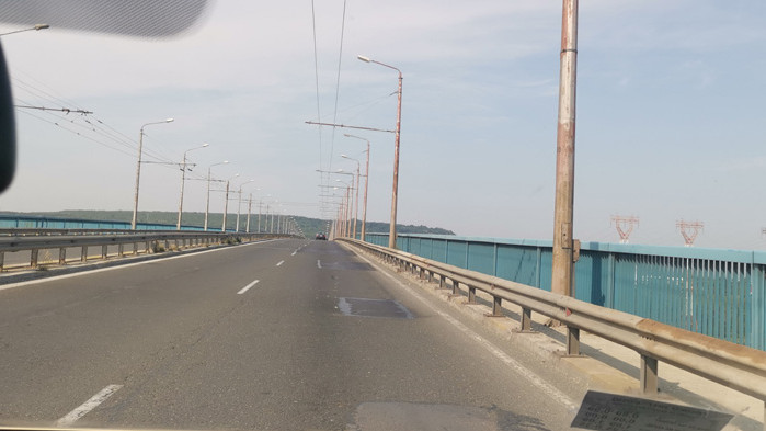 Запълниха дупките на Аспарухов мост, готови са и трасетата по изхода и входа на квартала (СНИМКИ)