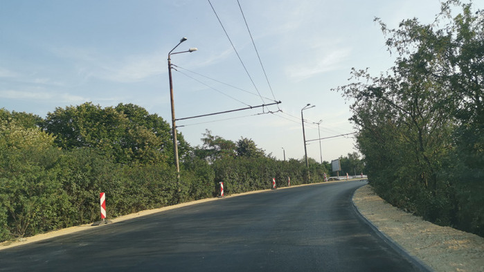 Запълниха дупките на Аспарухов мост, готови са и трасетата по изхода и входа на квартала (СНИМКИ)