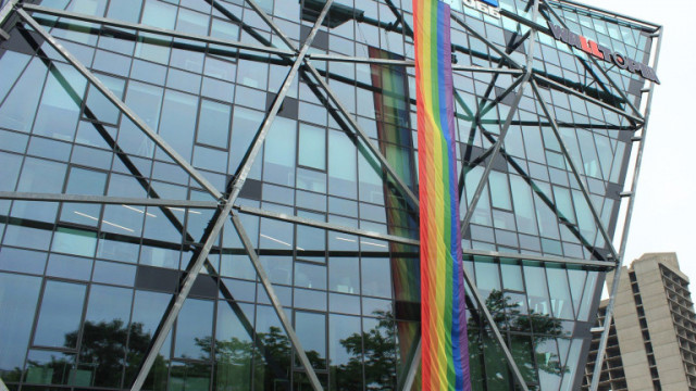 Четирима мъже опитали да запалят сградата на Уолтопия