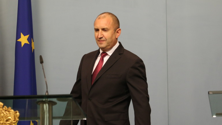 Румен Радев сочи изхода: Оставка на правителството и главния прокурор