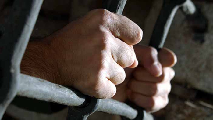 В ареста остава 27-годишен, блудствал насилствено с малолетния си братовчед