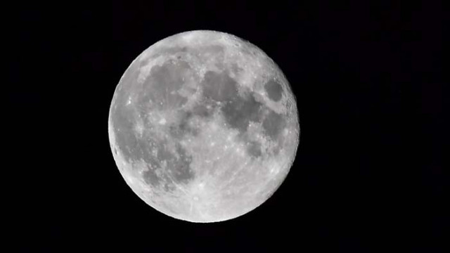 Луната е милиони години по-млада, отколкото се смяташе досега