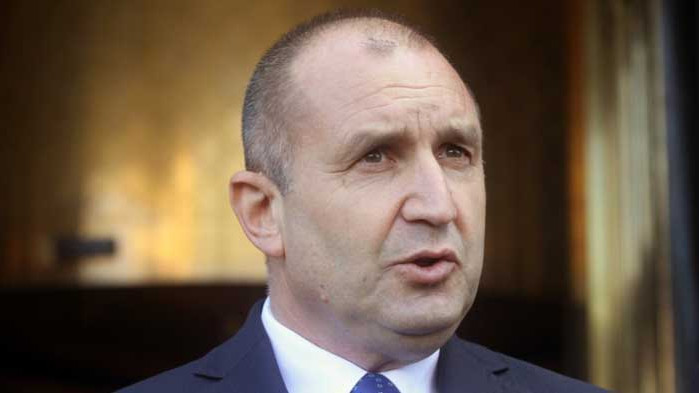 Студенти за политическа употреба или кой покани президента Радев в Пловдив