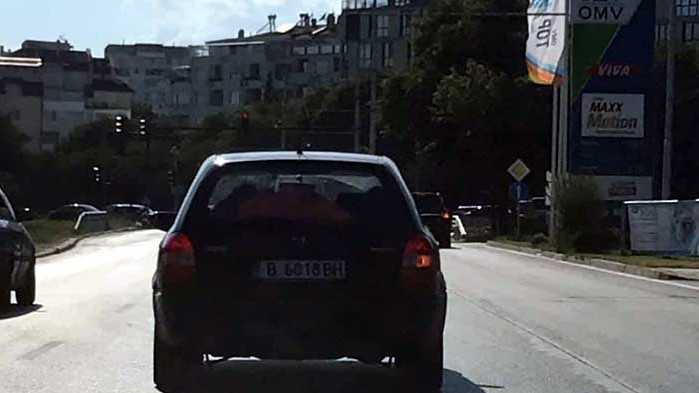 Жена, представяща се за служител на второ РПУ-Варна, заплашва друг водач