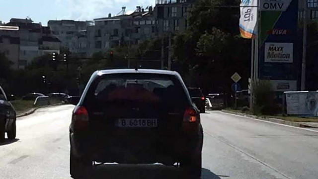 Жена, представяща се за служител на второ РПУ-Варна, заплашва друг водач