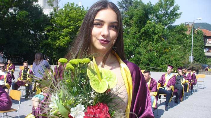 Ванина от Сливен с 3 шестици на матурите, ще учи химично инженерство в Нидерландия