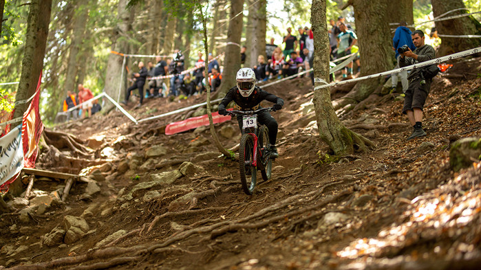 Над 150 състезатели по планинско колоездене мериха сили на Пампорово (СНИМКИ)