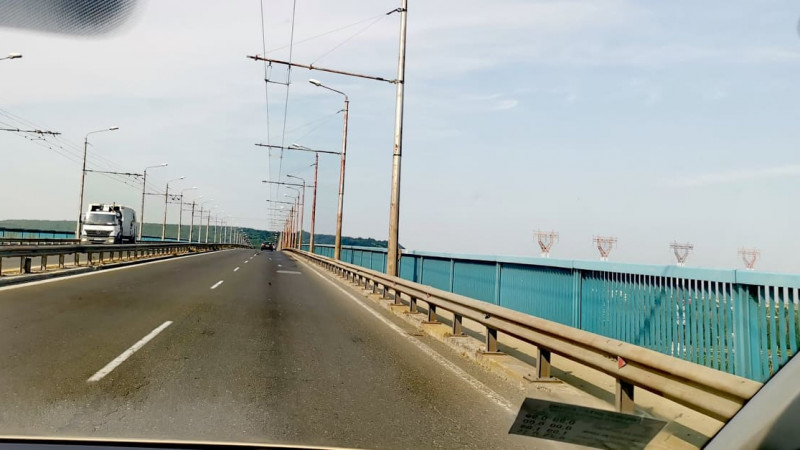 Възстановено е частично осветлението по Аспарухов мост, работата продължава