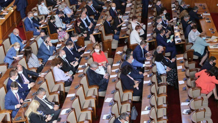 Парламента гласува рокадите в кабинета „Борисов 3”