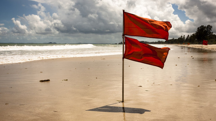 За опасно море с мъртво вълнение почти всеки ден, предупреждават спасители
