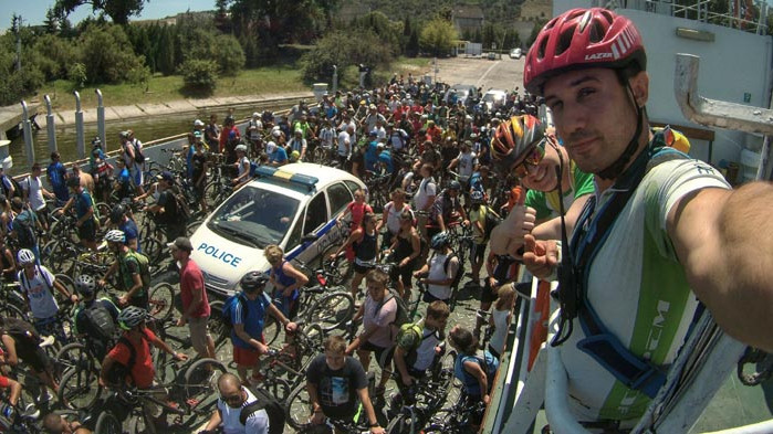 Близо 500 души се включиха във Велообиколката на Варненското езеро тази неделя!