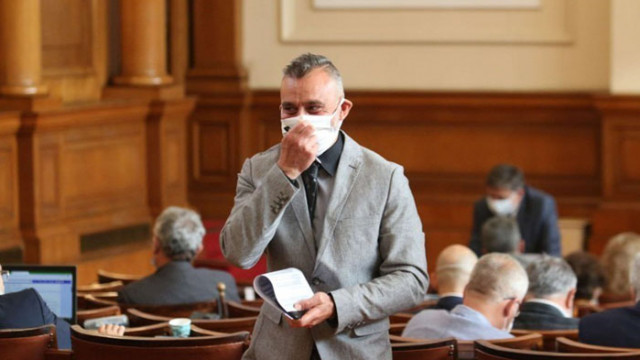 Калин Вельов се закле повторно като народен представител