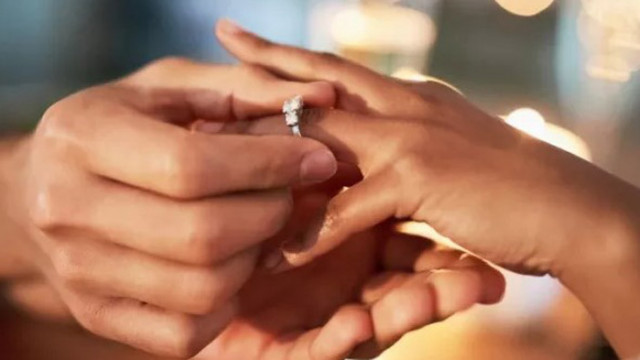 Зодиите, които ще се сгодят през АВГУСТ